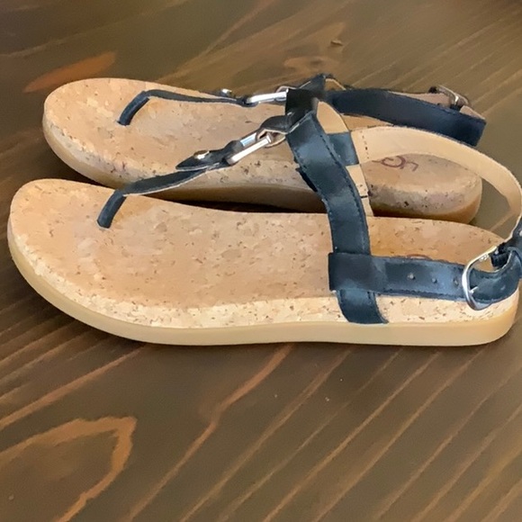 Ugg Sandals - Picture 3 of 6